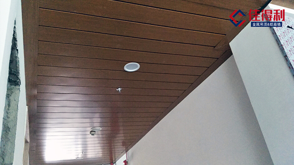 铝条扣天花板价格-30.cc建材
